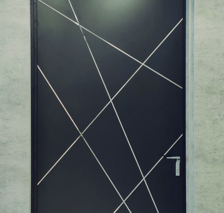 Puerta de diseño exclusivo modelo Fornax